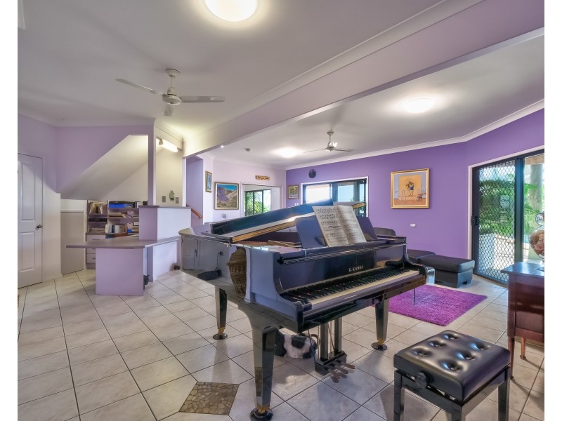 10-12 Doss Court, Urraween QLD 4655