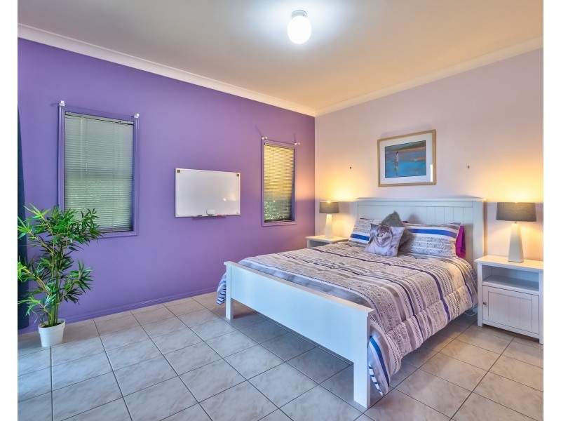 10-12 Doss Court, Urraween QLD 4655