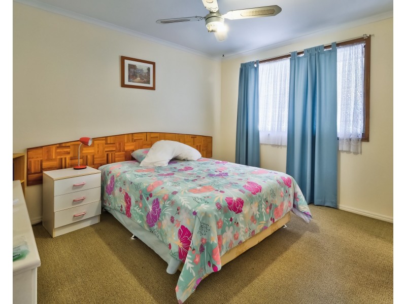 110 Elizabeth Street, Urangan QLD 4655