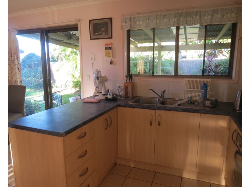 4 Heran Court, Urangan QLD 4655