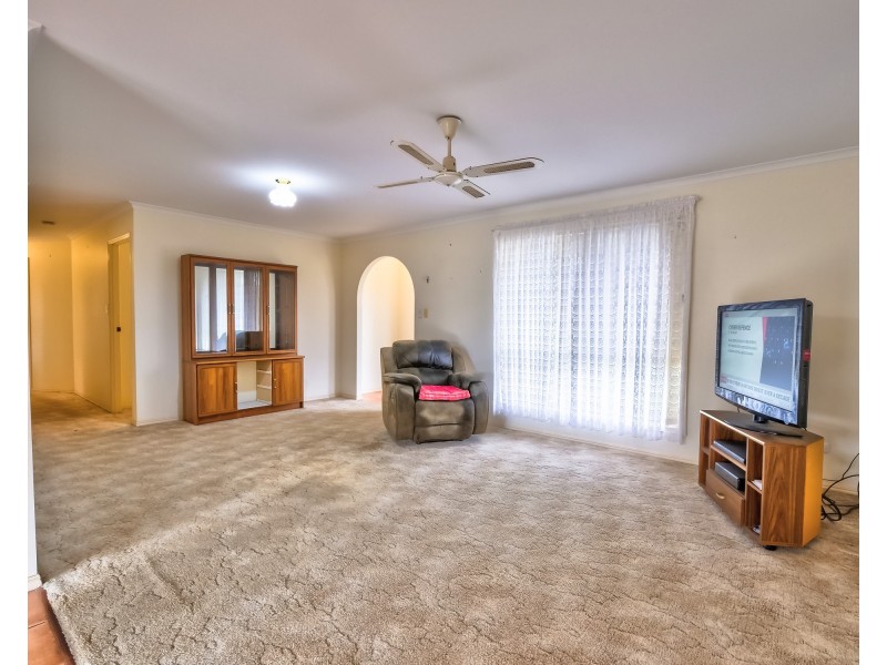 1 Elliot Court, Eli Waters QLD 4655