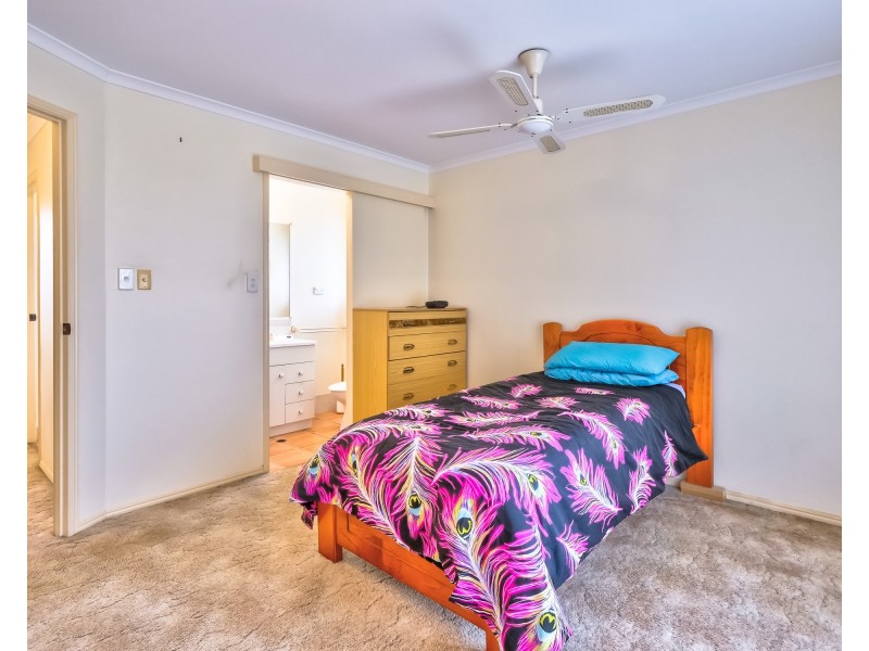 1 Elliot Court, Eli Waters QLD 4655