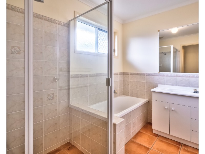 1 Elliot Court, Eli Waters QLD 4655