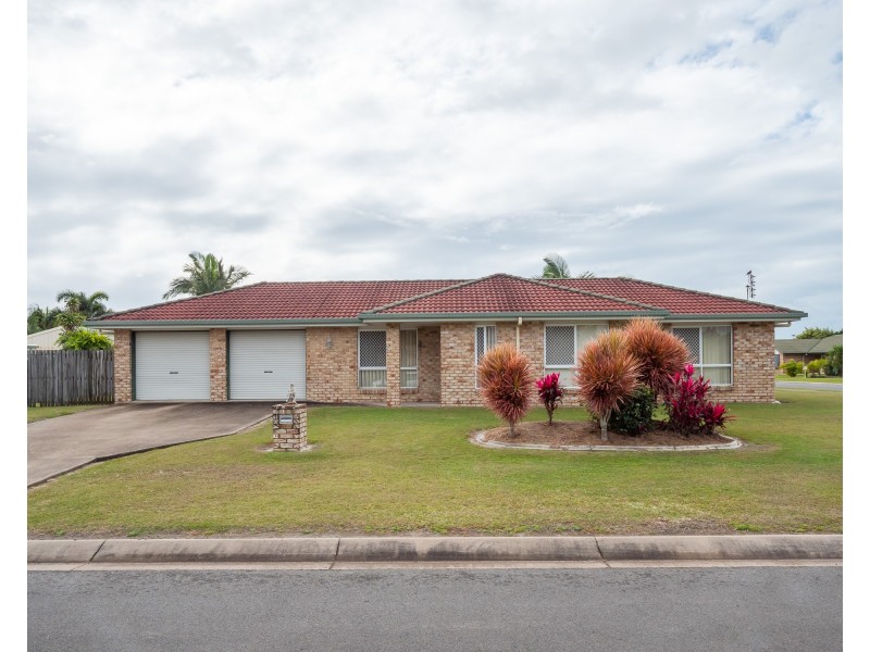 1 Elliot Court, Eli Waters QLD 4655