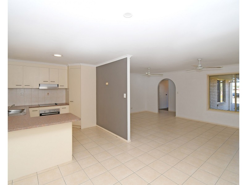 27 Sharyn Court, Point Vernon QLD 4655