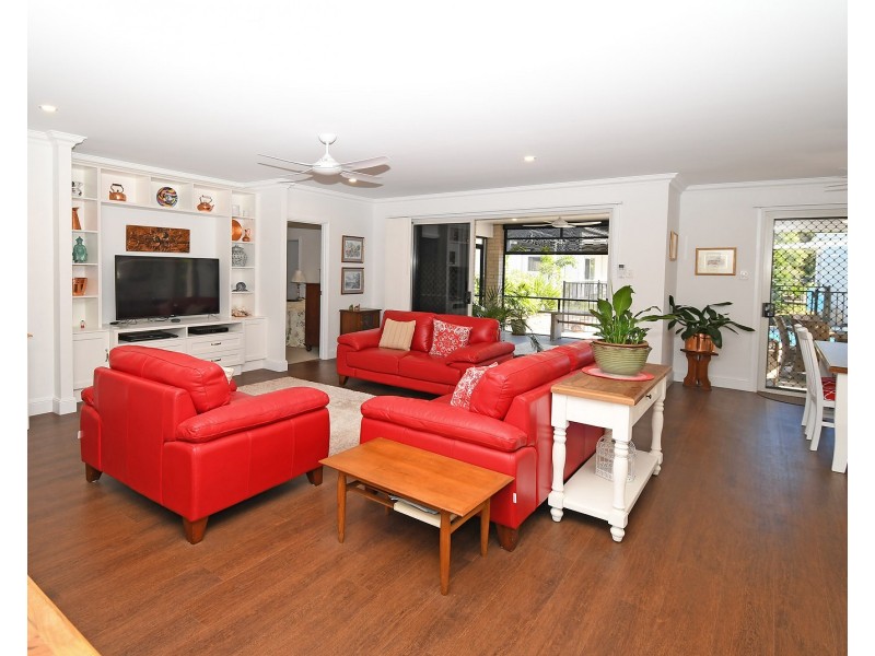 9 Bonita Court, Urangan QLD 4655