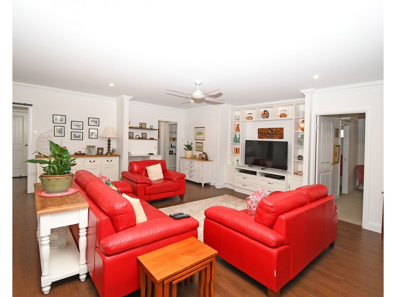 9 Bonita Court, Urangan QLD 4655