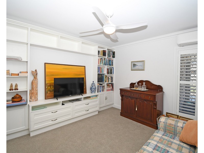 9 Bonita Court, Urangan QLD 4655