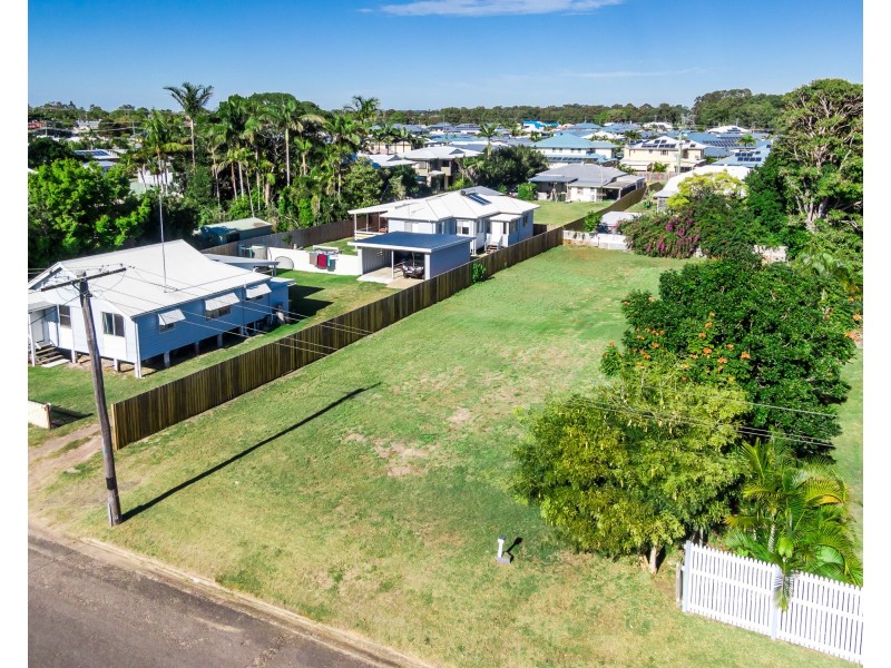 45 Shell Street, Urangan QLD 4655