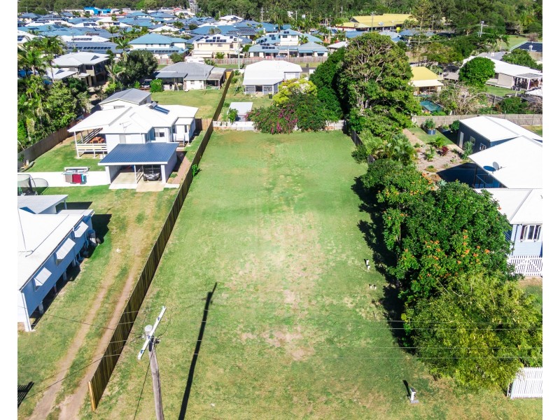 45 Shell Street, Urangan QLD 4655