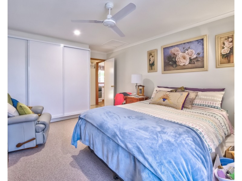 5 Capri Court, Point Vernon QLD 4655