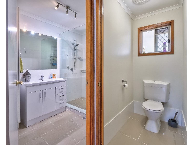 5 Capri Court, Point Vernon QLD 4655