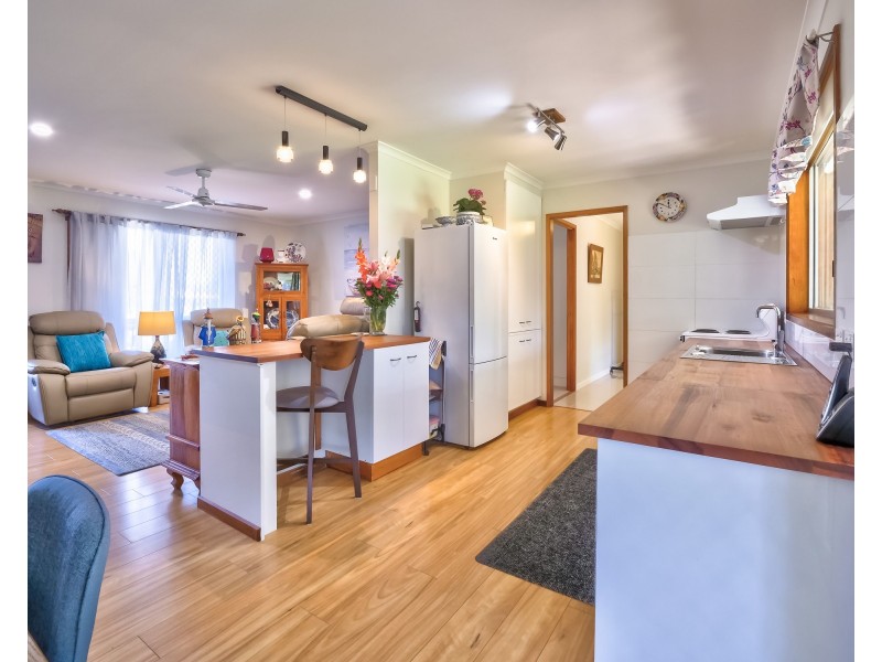 5 Capri Court, Point Vernon QLD 4655