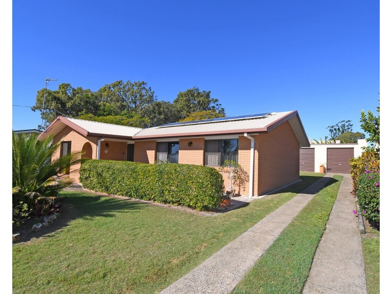 84 Lauren Street, Urangan QLD 4655