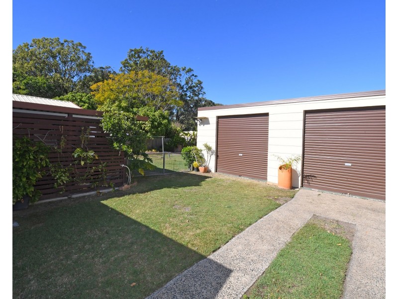 84 Lauren Street, Urangan QLD 4655