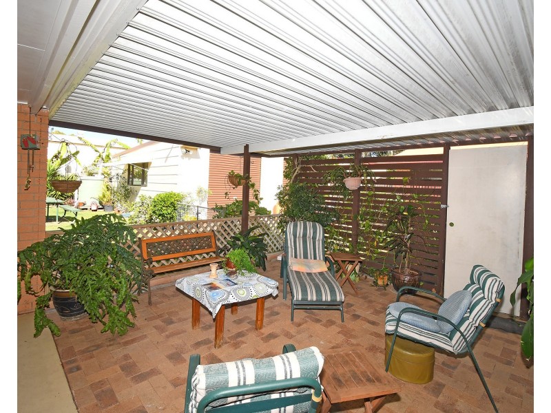 84 Lauren Street, Urangan QLD 4655