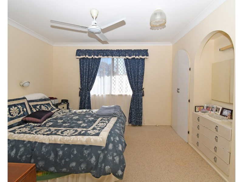 84 Lauren Street, Urangan QLD 4655