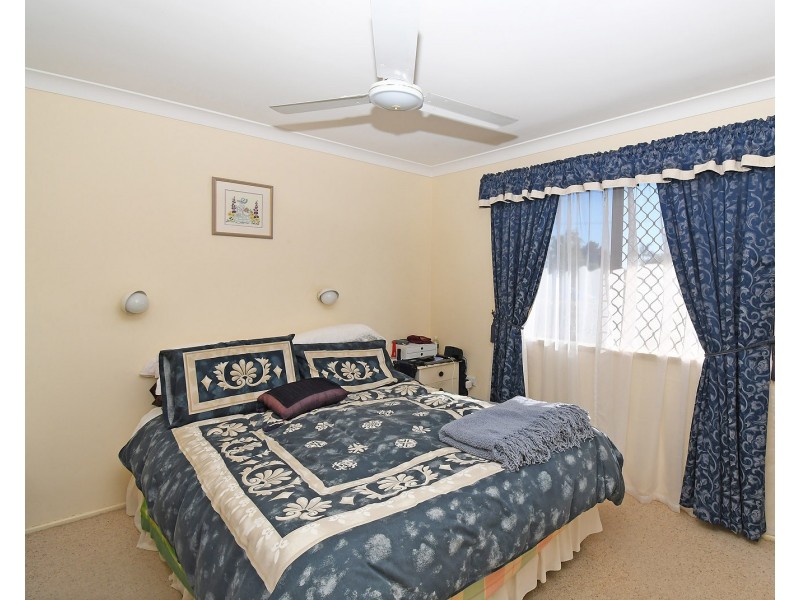 84 Lauren Street, Urangan QLD 4655