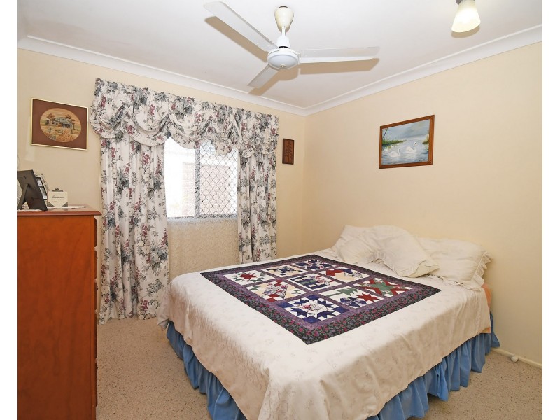 84 Lauren Street, Urangan QLD 4655