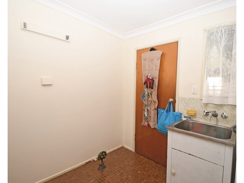 84 Lauren Street, Urangan QLD 4655