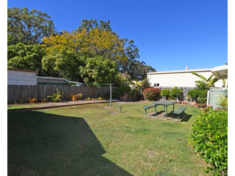 84 Lauren Street, Urangan QLD 4655