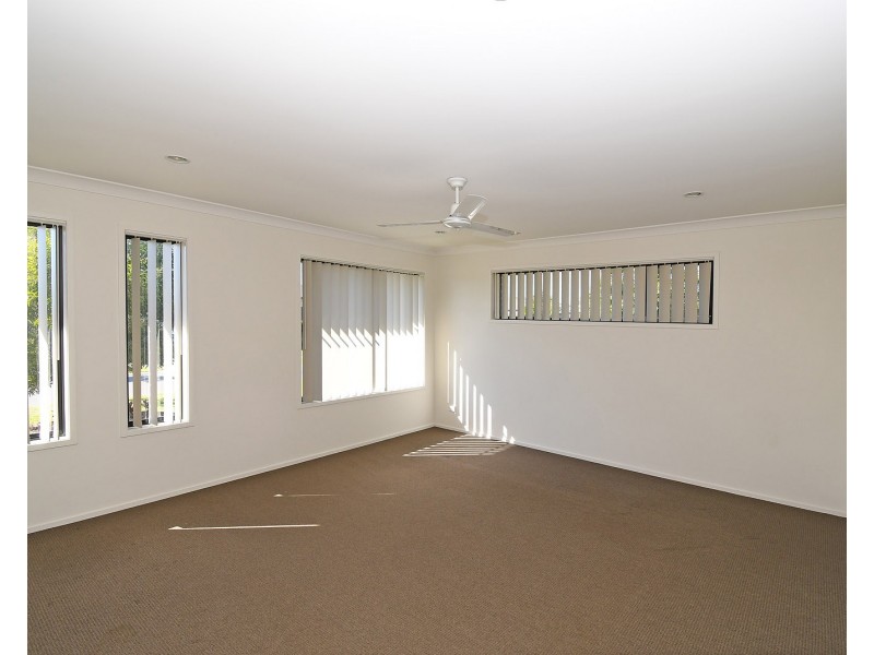 4 Mawson Court, Urraween QLD 4655