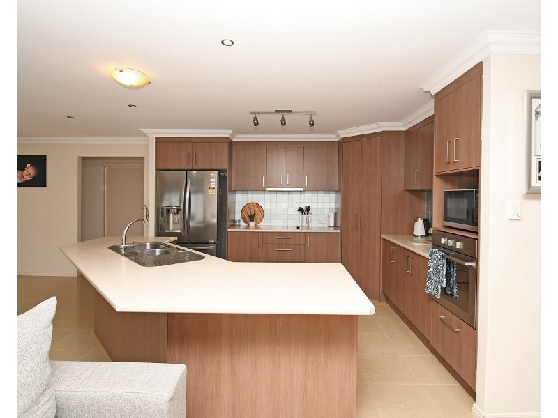 15 Bay Breeze Close, Wondunna QLD 4655