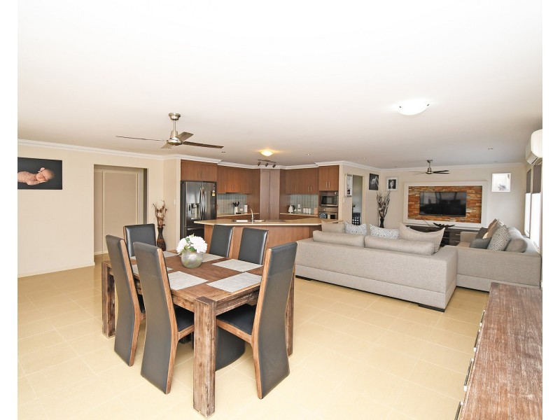 15 Bay Breeze Close, Wondunna QLD 4655