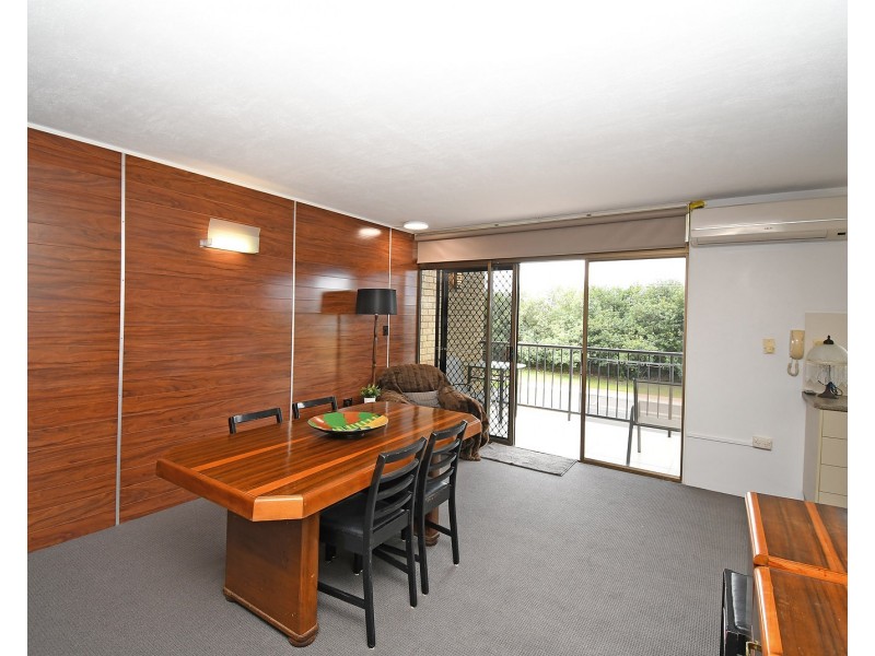 2/242 Esplanade, Pialba QLD 4655