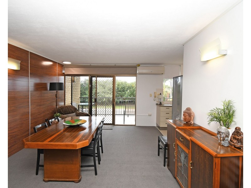 2/242 Esplanade, Pialba QLD 4655