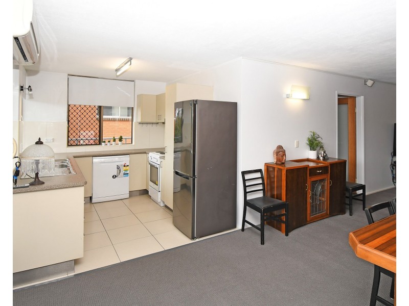 2/242 Esplanade, Pialba QLD 4655