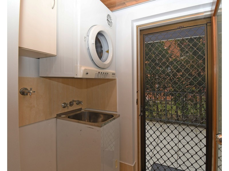 2/242 Esplanade, Pialba QLD 4655