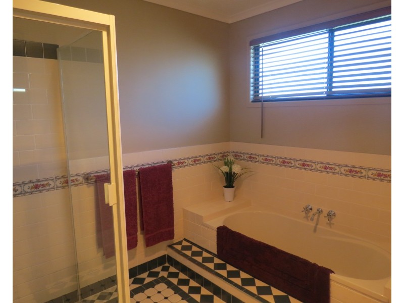 140 Bideford Street, Torquay QLD 4655