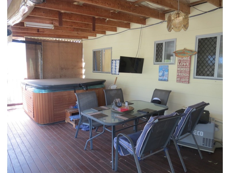 49 William Street, Urangan QLD 4655