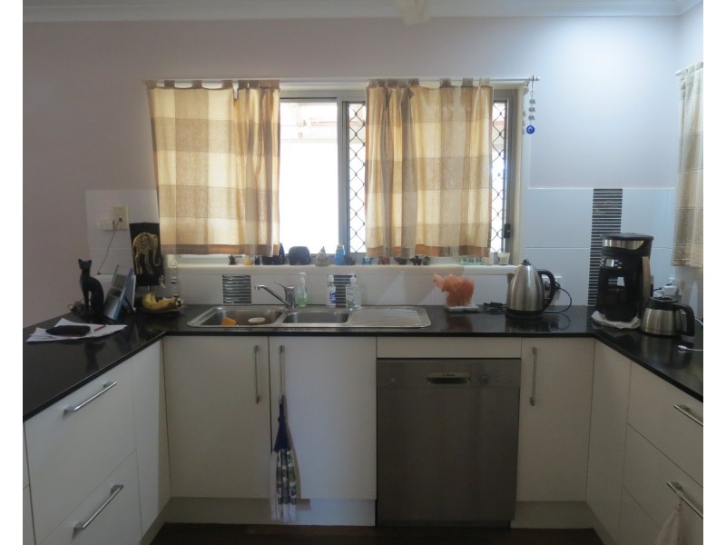 49 William Street, Urangan QLD 4655