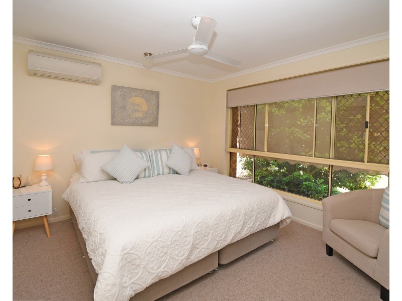 6 Jonwset Close, Torquay QLD 4655