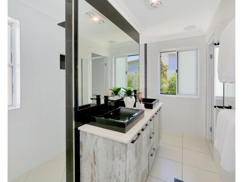 285 Esplanade, Pialba QLD 4655