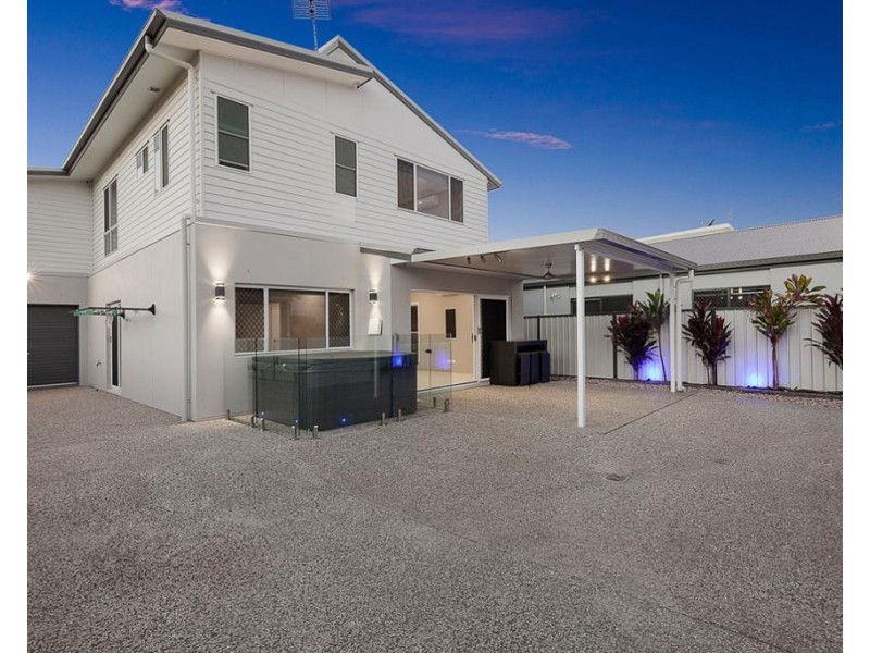 285 Esplanade, Pialba QLD 4655