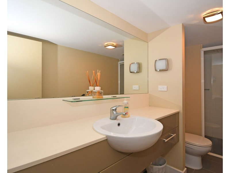 206/569 Esplanade, Urangan QLD 4655