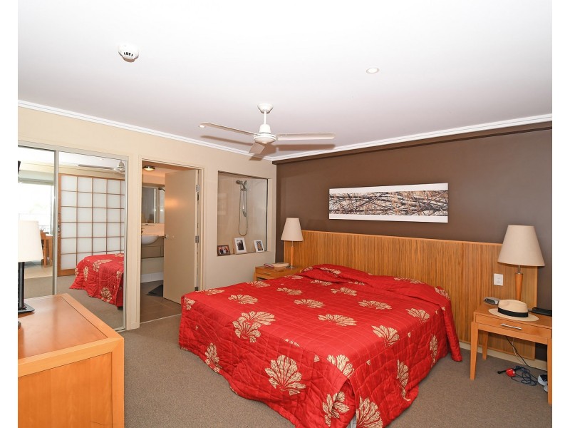 206/569 Esplanade, Urangan QLD 4655