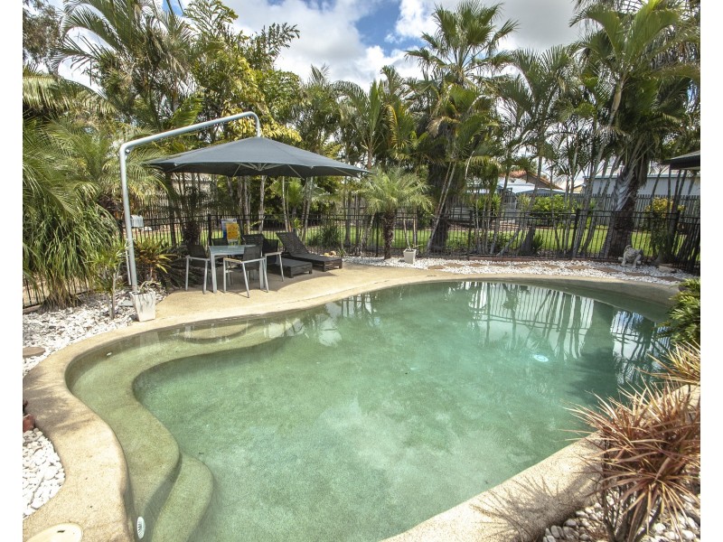6 Greta Court, Urangan QLD 4655