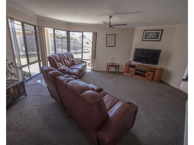 6 Greta Court, Urangan QLD 4655