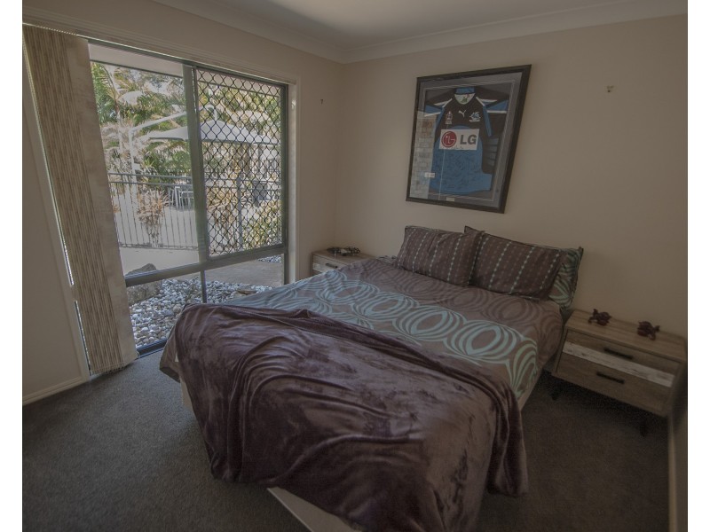 6 Greta Court, Urangan QLD 4655