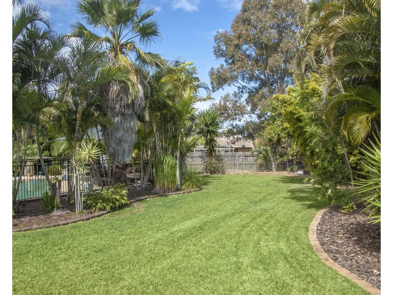 6 Greta Court, Urangan QLD 4655
