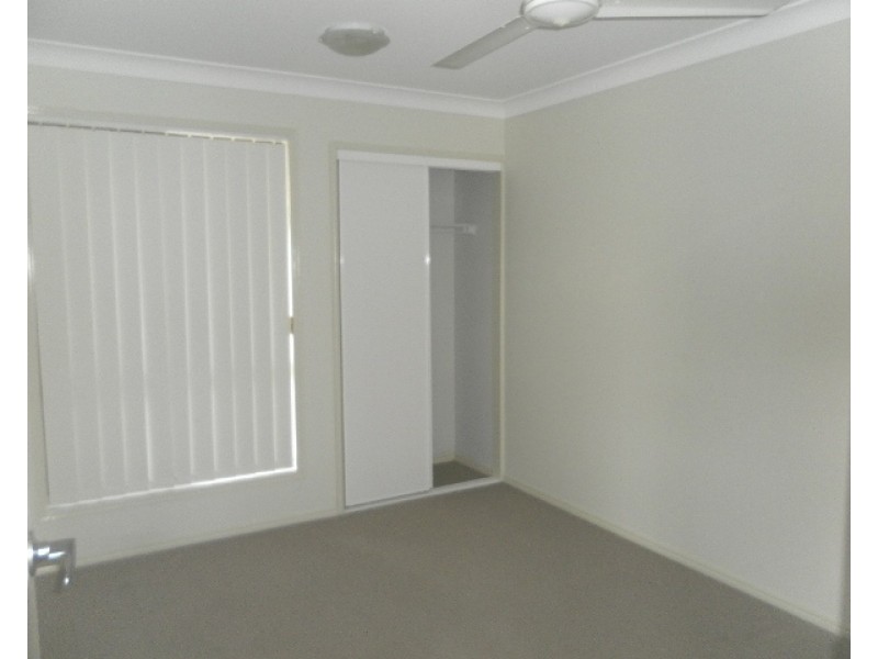 5 Bushlark Avenue, Eli Waters QLD 4655