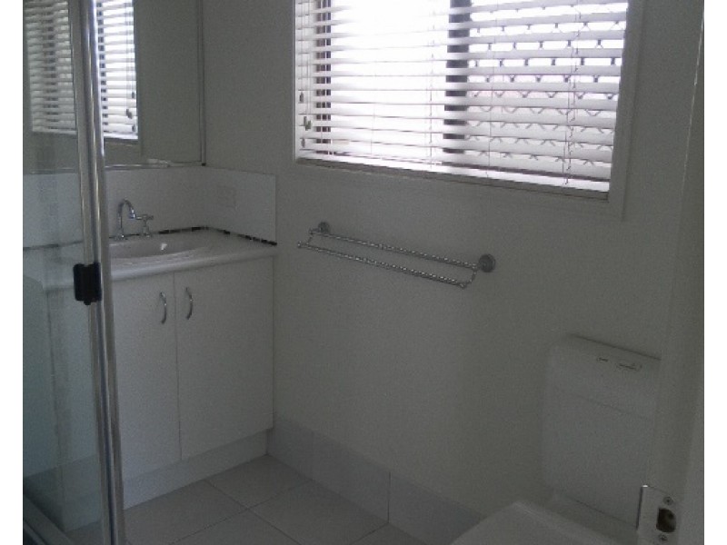 5 Bushlark Avenue, Eli Waters QLD 4655