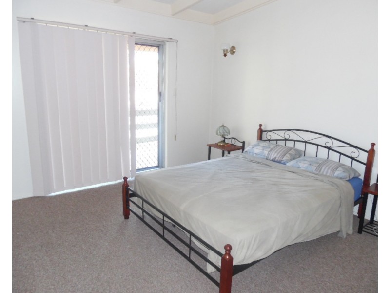 1/3 King Street, Urangan QLD 4655