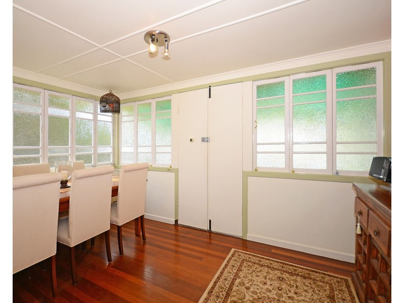9 Pine Street, Torquay QLD 4655