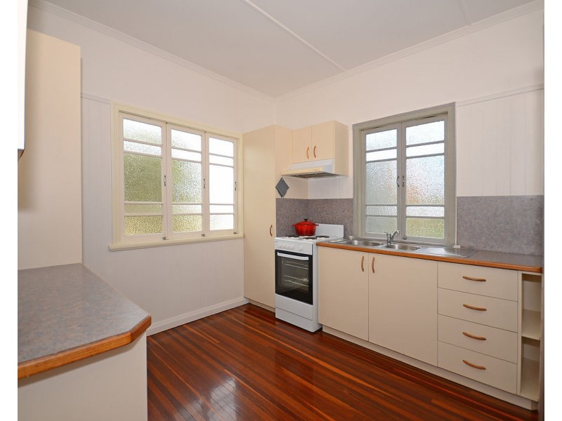 9 Pine Street, Torquay QLD 4655