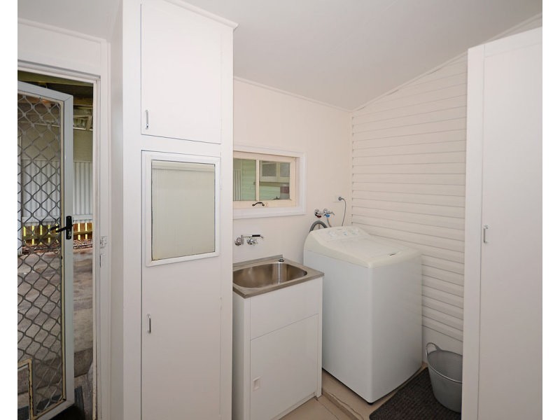 9 Pine Street, Torquay QLD 4655
